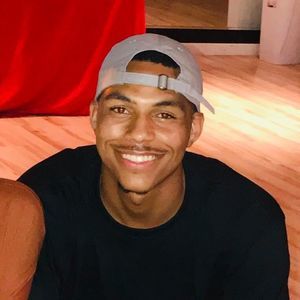 Meet your Posher, Dee